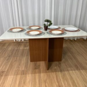 Mesa Helo 160x90 ( Cadeiras Vendidas Separamente )