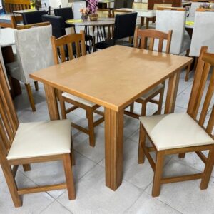 Mesa Eco Laminada com 4 Cadeiras Viena