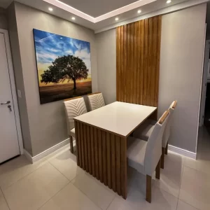 Mesa Cancun 120 x 90 e Painel Ripado com 4 Cadeiras Linho Bege( PROMOÇÃO DE NATAL)