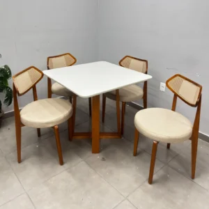 Mesa Bali 90 x 90 com 4 Cadeiras Athenas