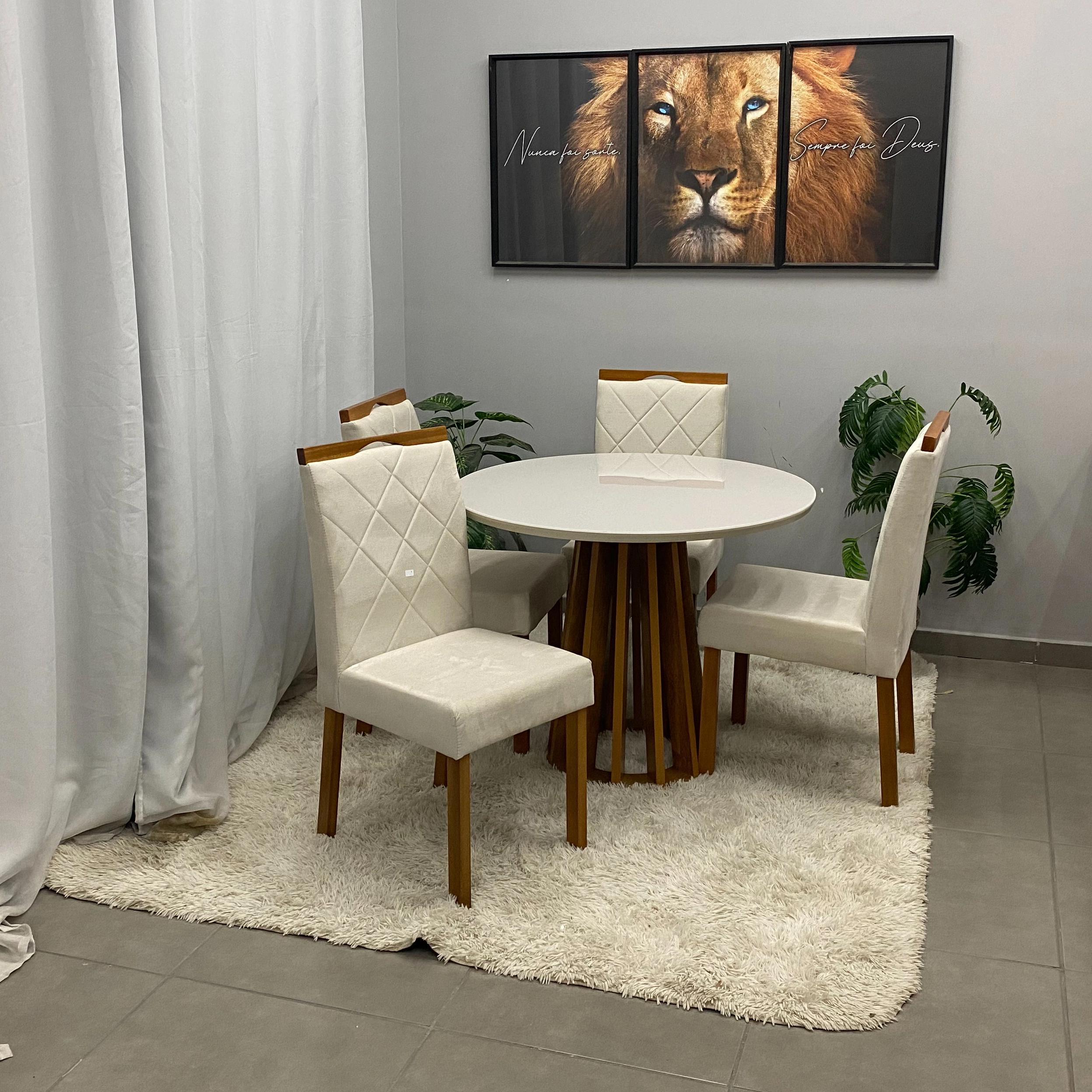 Mesa Berlim Redonda 100 x 100 com 4 Cadeiras California