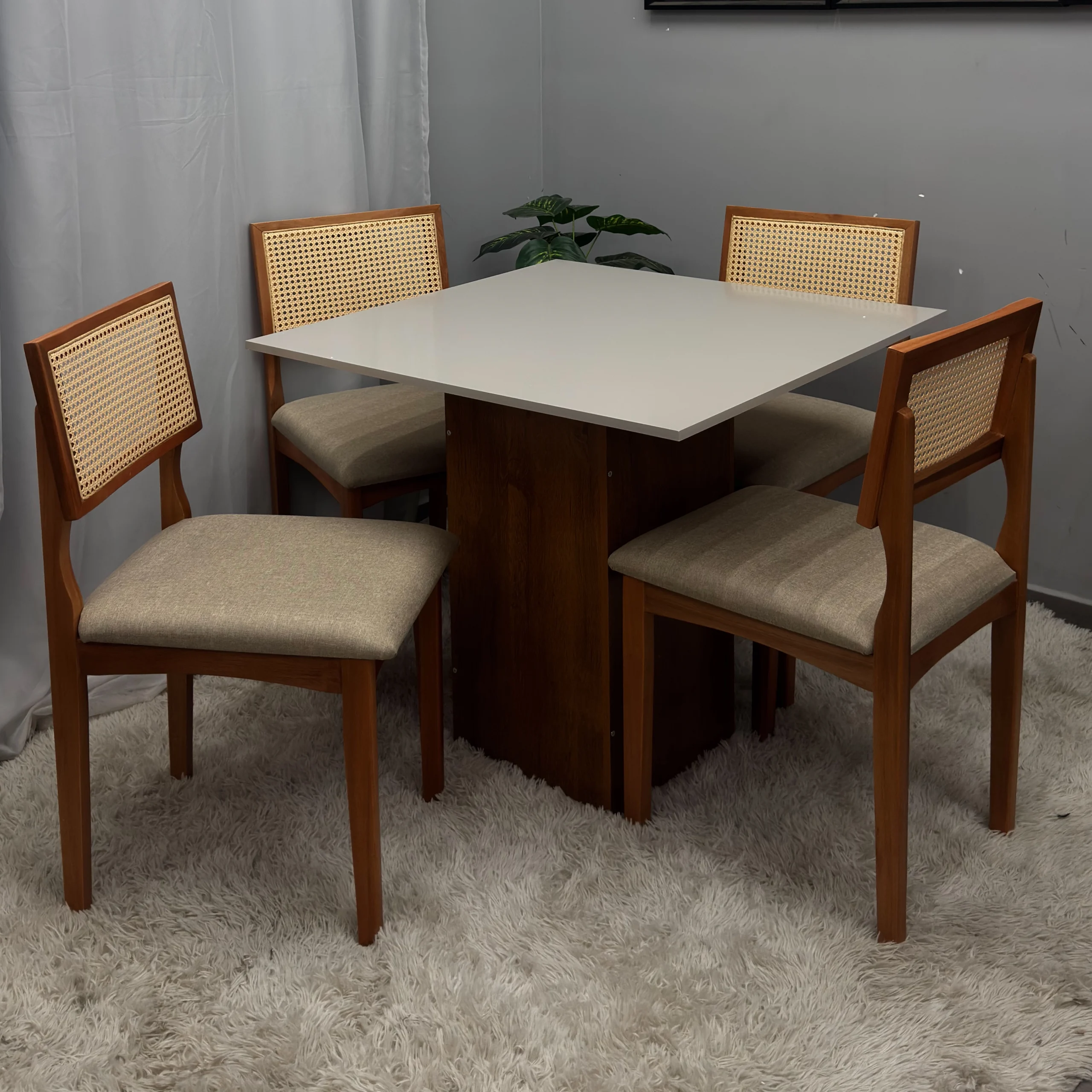 Mesa Dakota 90 x 90 ( Sem Vidro ) com 4 Cadeiras Monalisa