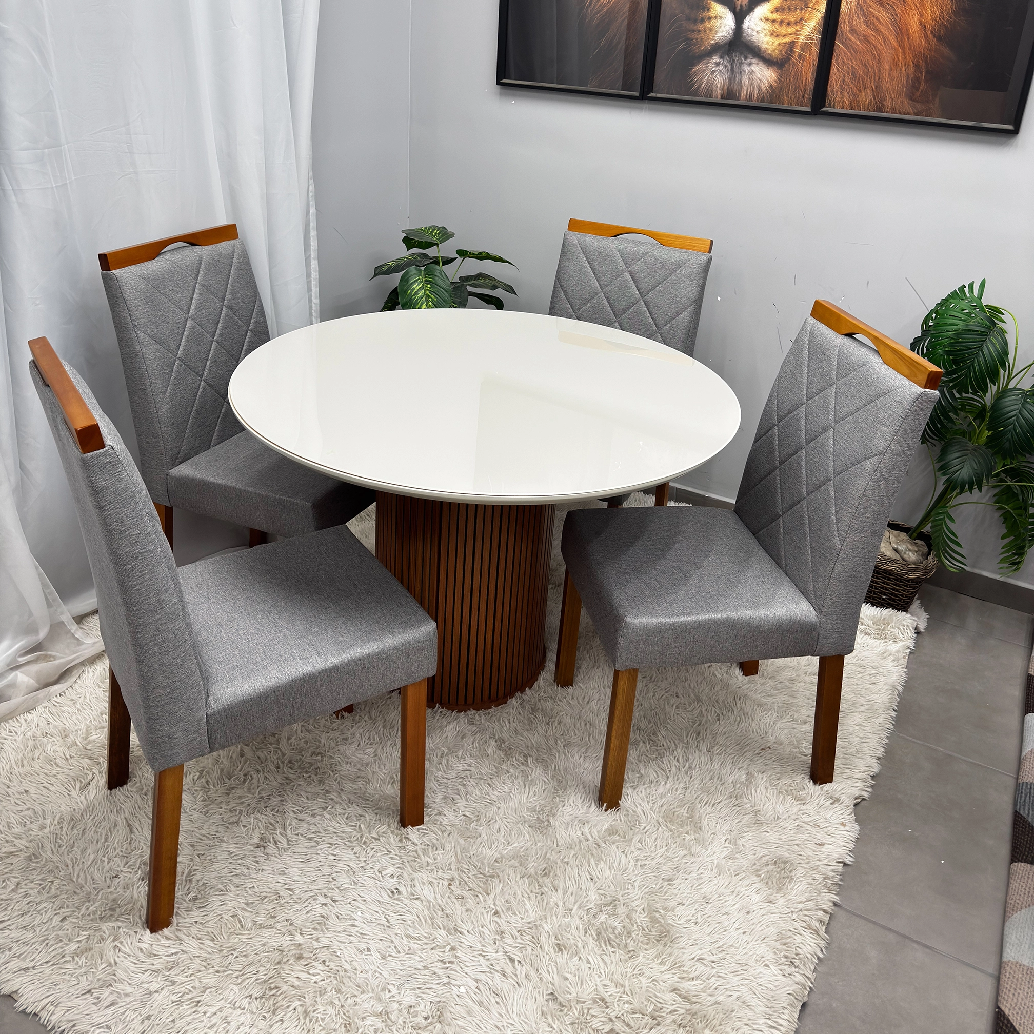 Mesa Dara Redonda Com Vidro 110 x 110 Com 4 Cadeiras Califórnia