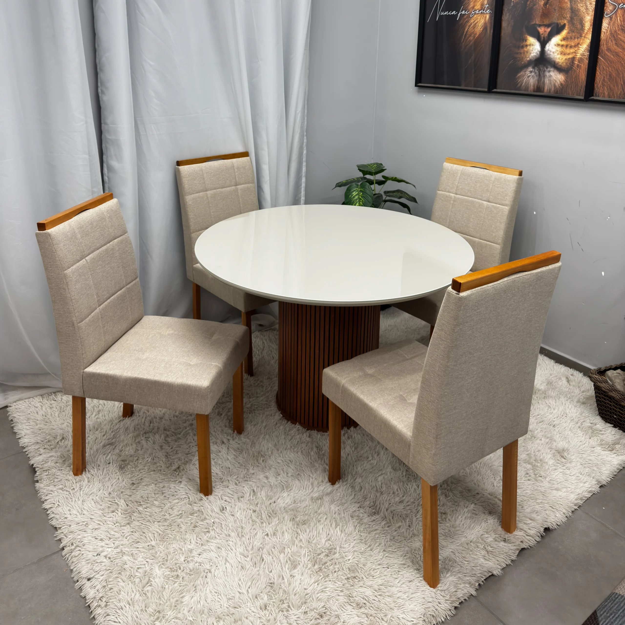 Mesa Dara Redonda Com Vidro 110 x 110 Com 4 Cadeiras Giulia