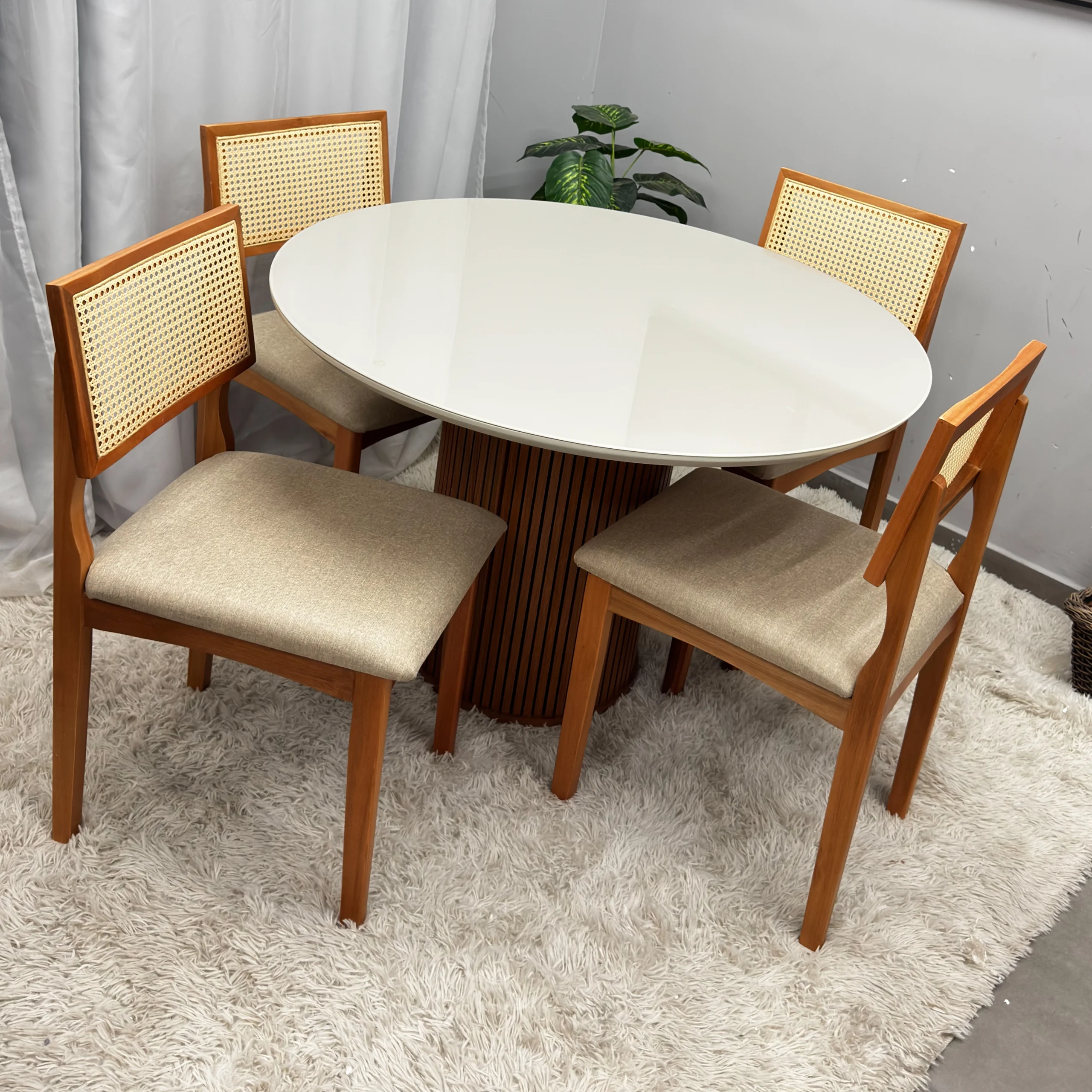 Mesa Dara Redonda Com Vidro 110 x 110 Com 4 Cadeiras Mosalisa