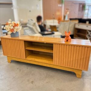 Rack até 70″ Trunfo Cinamomo – JCM MOVELARIA